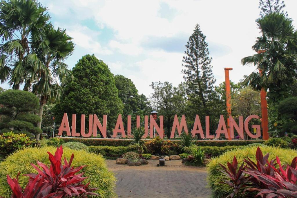 Sawojajar Inn Malang Ngoại thất bức ảnh